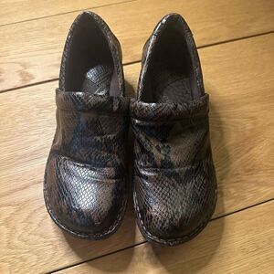 NWOT BOC Animal Print clog 8.5